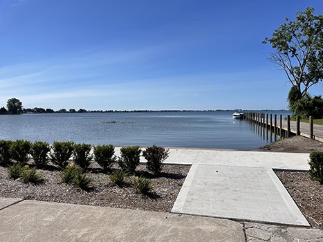 the griffin cove cafe boat dock fair haven